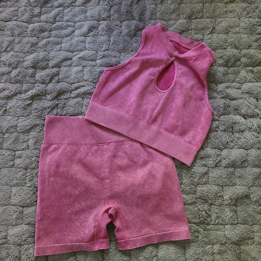 Workout ribbed crop top and shorts